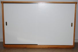 Anrichte nach der Neulackierung